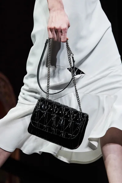 Look 211